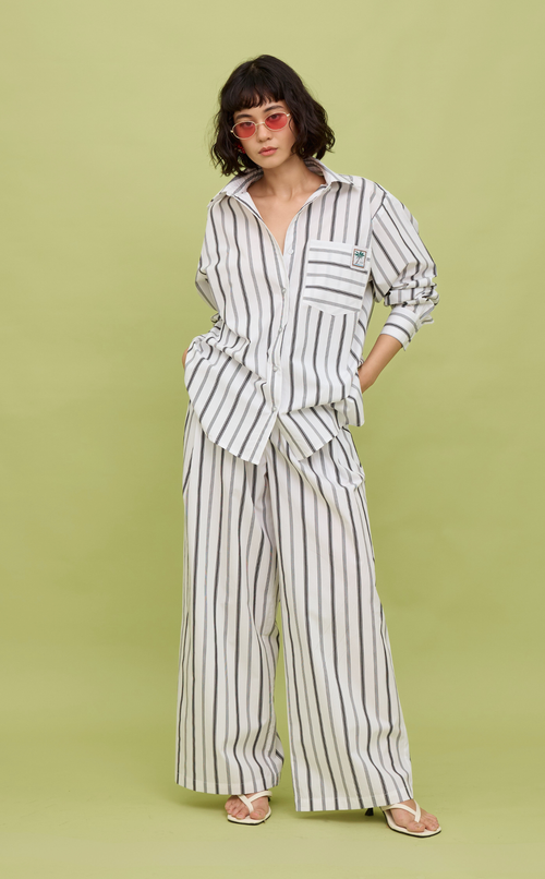 ESCOLTA TOP - BLACK AND WHITE STRIPES w/ EMBLEM