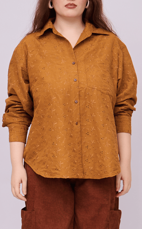 ESCOLTA TOP - CARAMEL EYELET