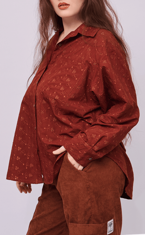 ESCOLTA TOP - CINNAMON EYELET