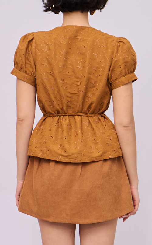 CELINE TOP - CINNAMON EYELET